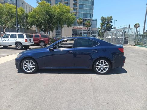 Used 2011 Lexus IS 250 w/ Premium Pkg Value Edition RWD image 5