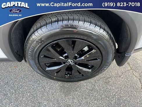 Used 2022 Nissan Rogue SV image 13