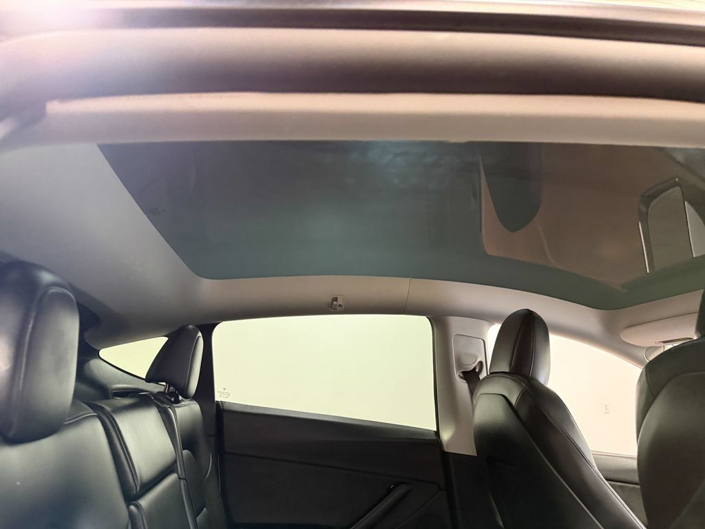 Used 2021 Tesla Model Y Long Range AWD/4WD image 66