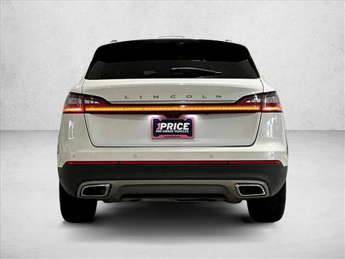 Used 2023 Lincoln Nautilus FWD w/ Premium Package image 4