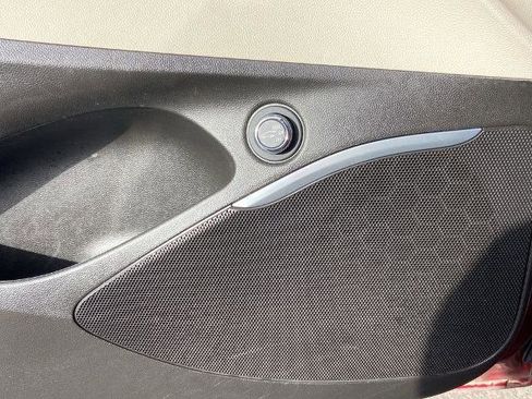 Used 2021 Buick Enclave Essence image 19