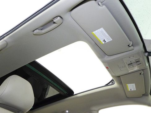 Used 2021 Volkswagen Atlas SE w/ Panoramic Sunroof Package image 18