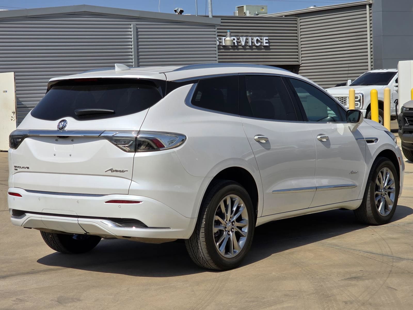 Certified 2024 Buick Enclave Avenir w/ Avenir Technology Package AWD/4WD image 4