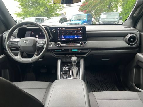 Used 2023 Chevrolet Colorado Trail Boss AWD/4WD image 21