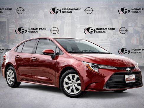 Used 2026 Toyota Corolla LE image 1