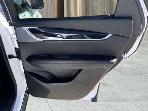 Used 2025 Cadillac XT5 Premium Luxury image 34