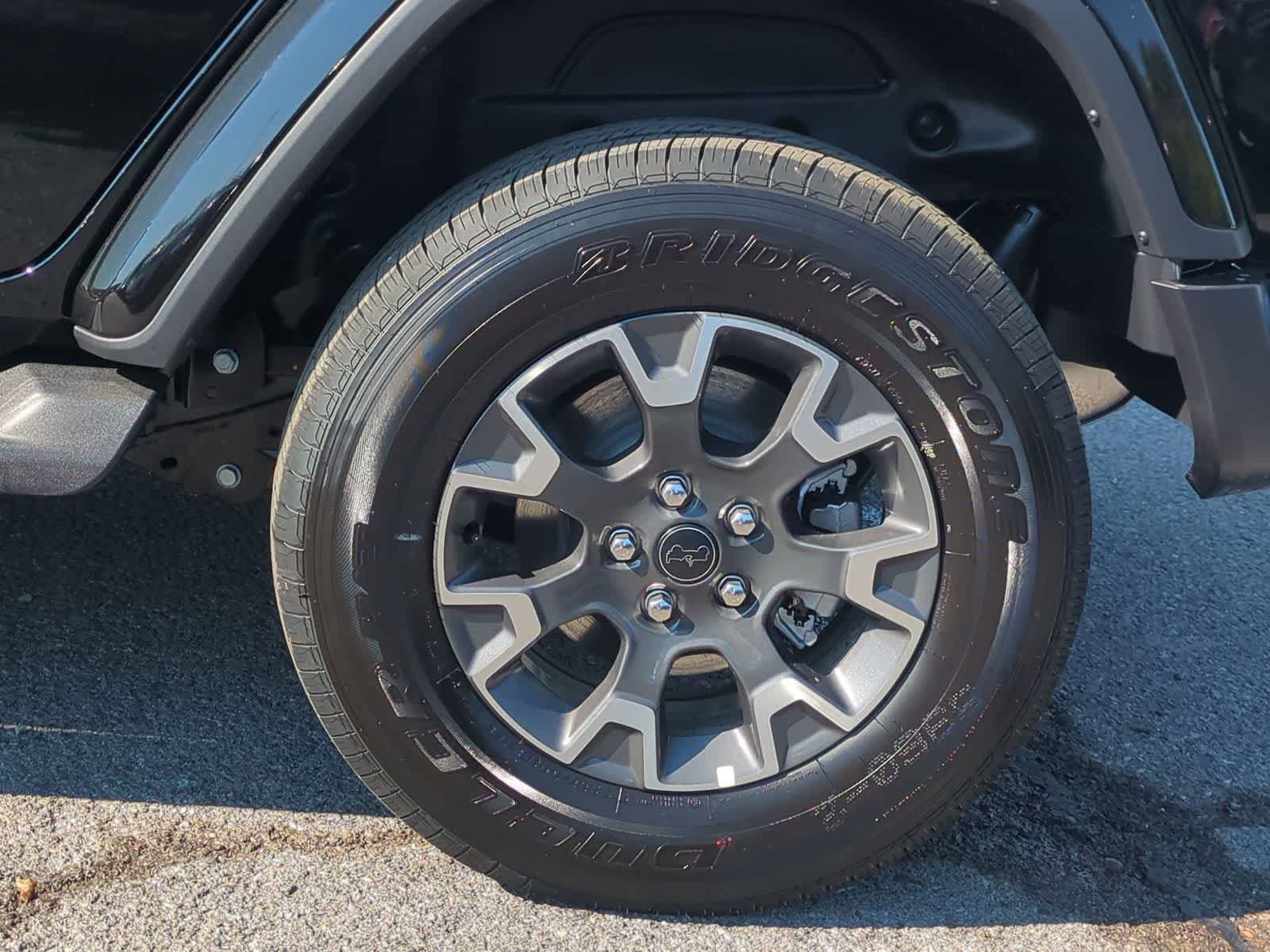 New 2026 Jeep Wrangler Unlimited Sahara AWD/4WD image 13