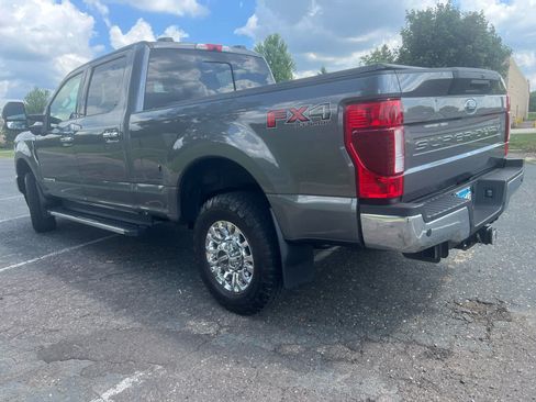 Used 2021 Ford F350 Lariat w/ Lariat Ultimate Package AWD/4WD image 3