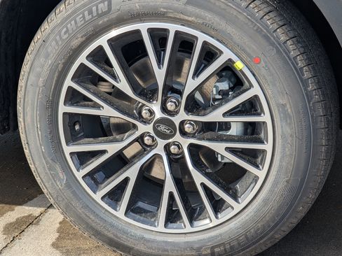 New 2026 Ford Escape PHEV image 9