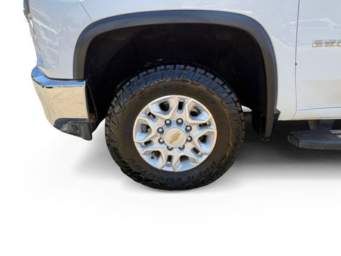 Used 2023 Chevrolet Silverado 2500 LT w/ Convenience Package AWD/4WD image 9