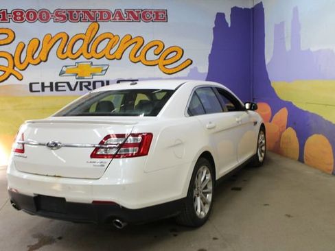 Used 2018 Ford Taurus Limited AWD/4WD image 8