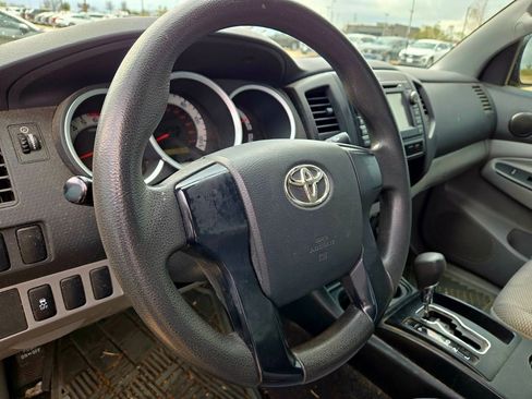 Used 2013 Toyota Tacoma PreRunner image 9