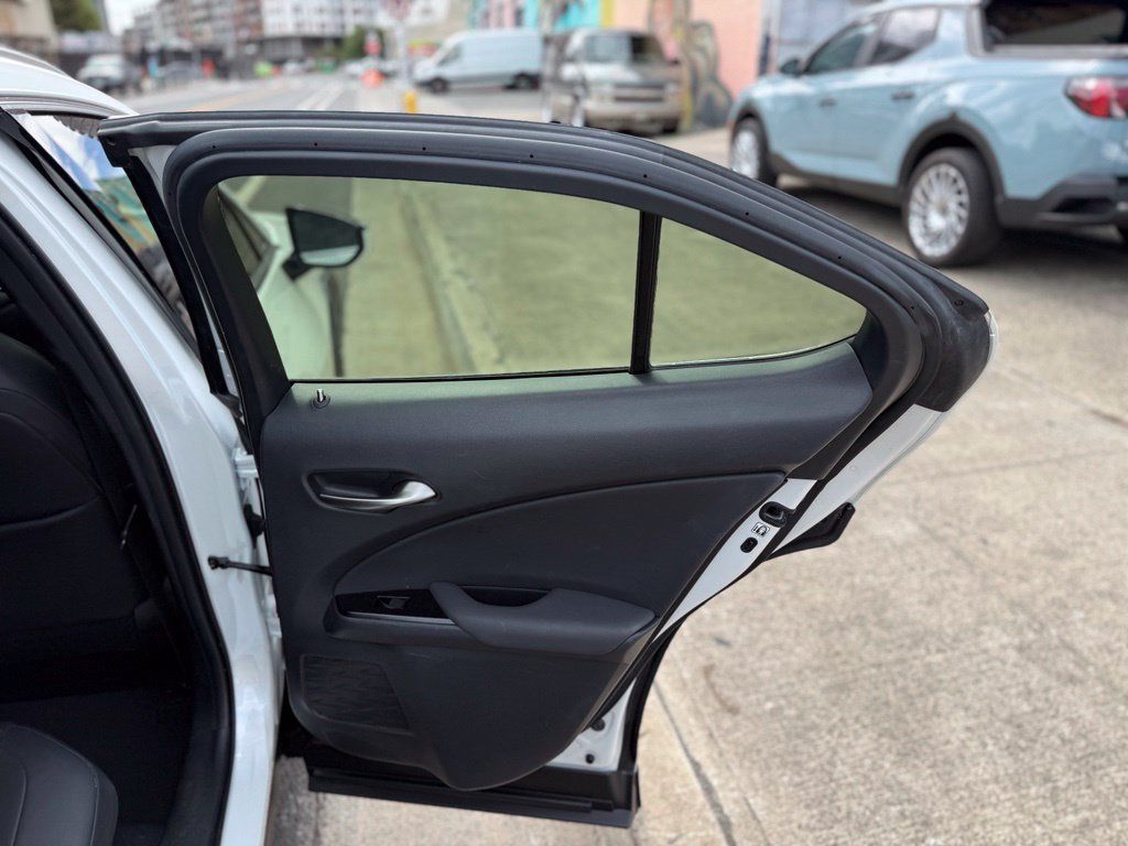 Used 2022 Lexus UX 250h AWD/4WD image 11