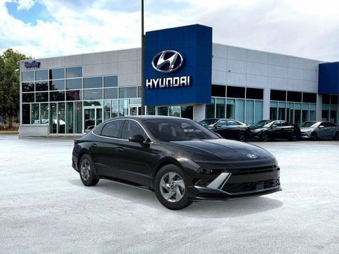 New 2026 Hyundai Sonata SE FWD image 2