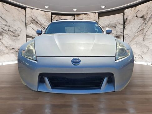 Used 2011 Nissan 370Z Coupe image 2