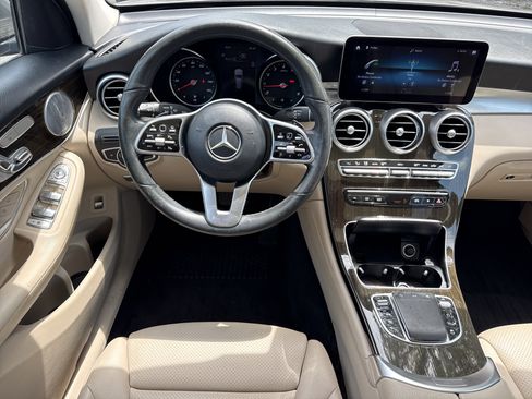 Used 2020 Mercedes-Benz GLC 300 w/ Parking Assistance Package image 12