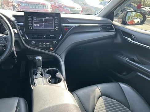 Used 2021 Toyota Camry SE image 14
