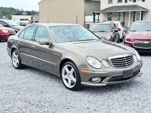 Used 2009 Mercedes-Benz E 350 4MATIC Sedan image 3