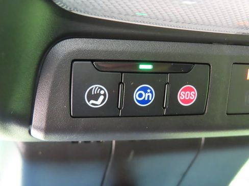 Used 2024 Chevrolet Colorado Trail Boss w/ Technology Package AWD/4WD image 10