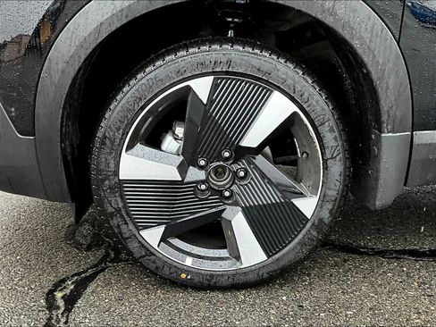 New 2025 Nissan Kicks SR w/ Illumination Package image 7