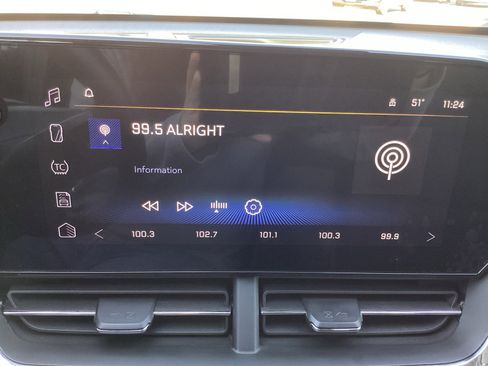 Used 2025 Chevrolet Trax LT w/ Driver Confidence Package image 21