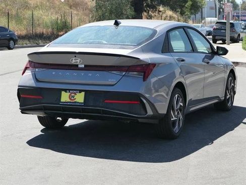 New 2025 Hyundai Elantra SEL w/ Cargo Package FWD image 2