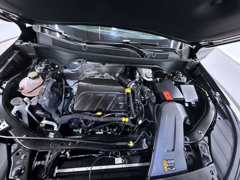 Used 2025 Chevrolet Trax RS w/ Sunroof Package image 11