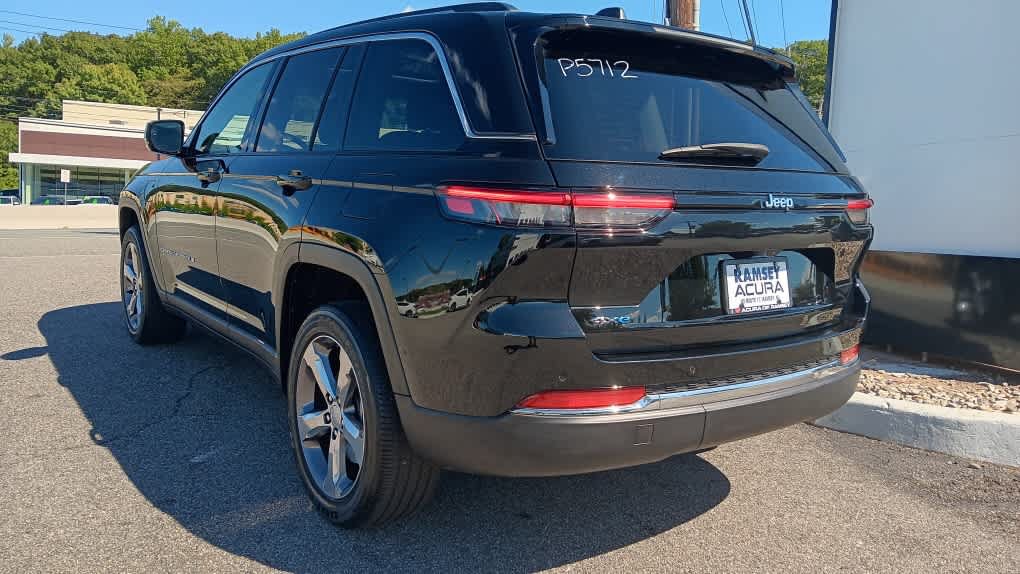 Used 2023 Jeep Grand Cherokee 4WD 4xe image 4