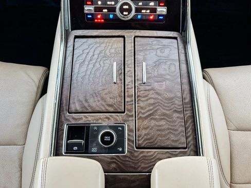 Used 2018 Lincoln Navigator Reserve w/ Technology Package image 34