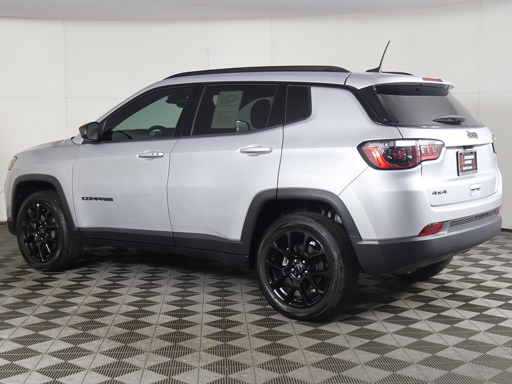 Used 2025 Jeep Compass Latitude w/ Altitude Special Edition AWD/4WD image 7