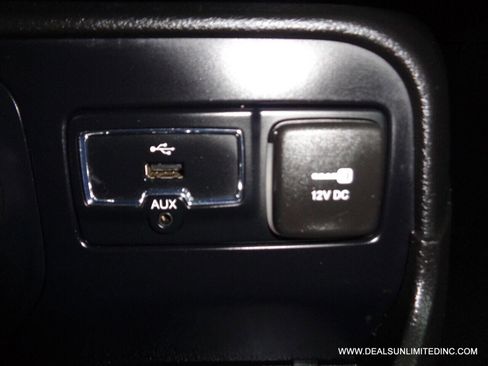 Used 2015 Jeep Renegade Latitude image 14