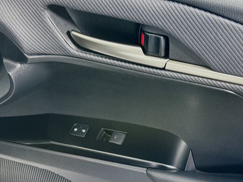 Used 2026 Toyota Camry SE image 29