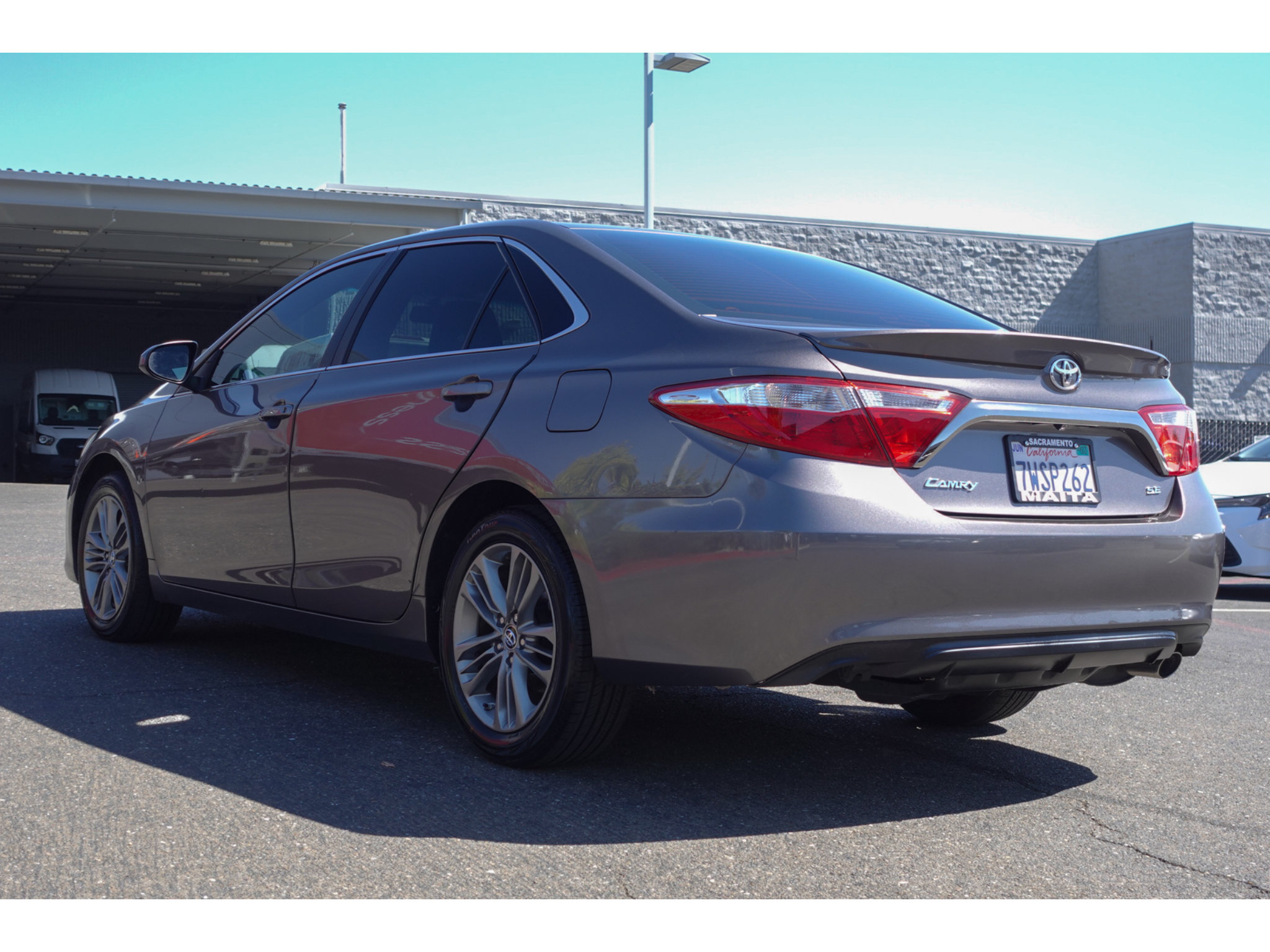 Used 2017 Toyota Camry SE FWD image 5