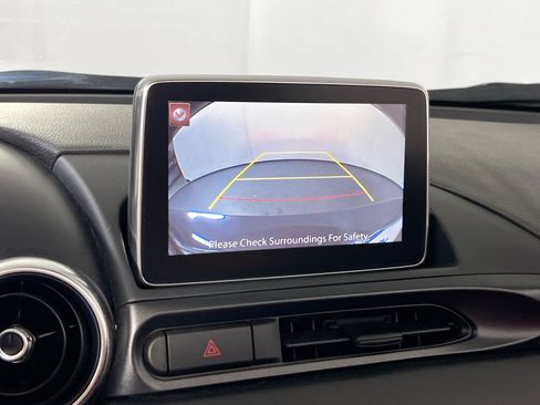 Used 2018 FIAT 124 Spider Abarth w/ Visibility Group RWD image 13