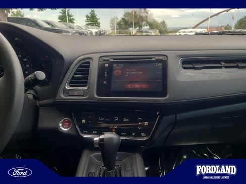 Used 2017 Honda HR-V EX image 12