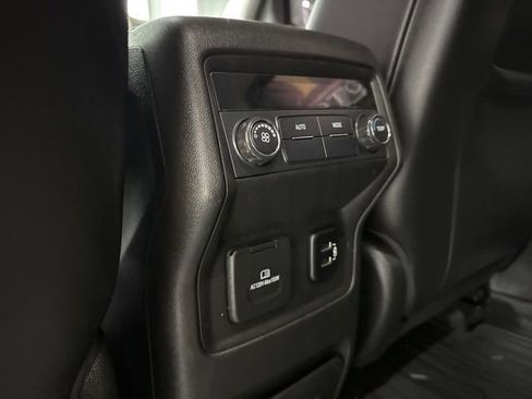 Used 2018 GMC Acadia SLT FWD image 16