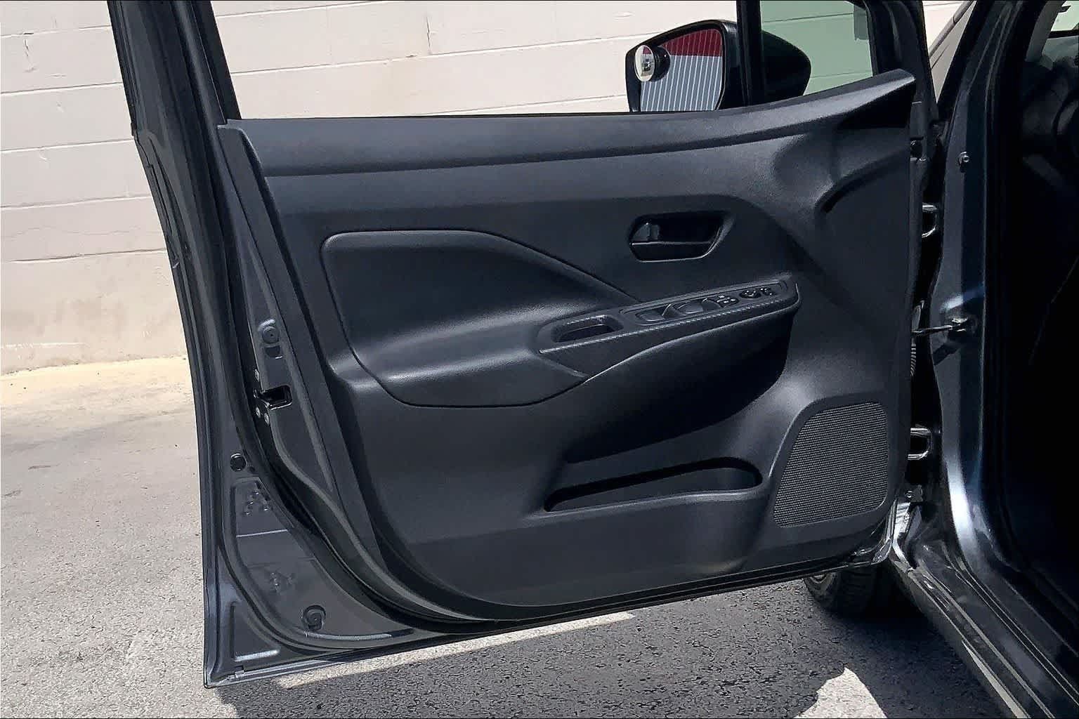Used 2024 Nissan Versa S FWD image 27