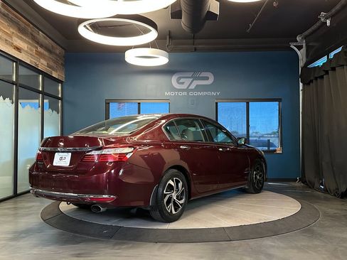 Used 2017 Honda Accord LX image 3