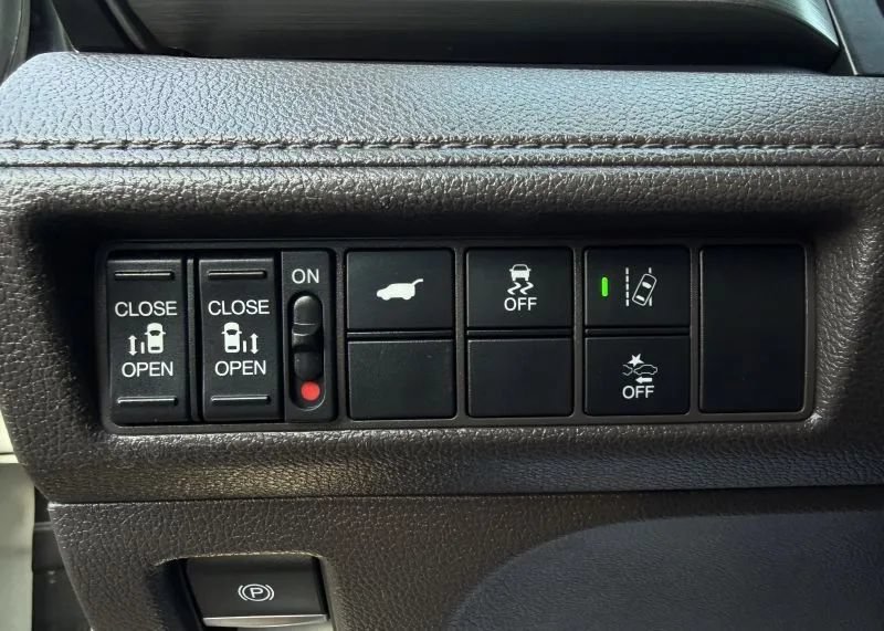 Used 2018 Honda Odyssey EX-L image 45