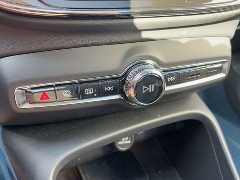 Certified 2023 Volvo XC40 Recharge Ultimate image 19