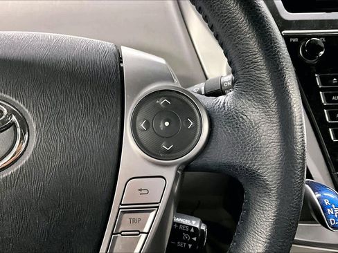 Used 2015 Toyota Prius V Four image 21