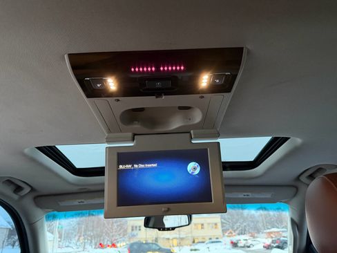 Used 2015 Cadillac Escalade Luxury image 11