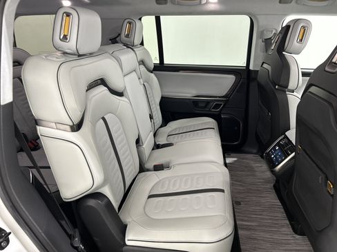 Used 2024 Rivian R1S Adventure AWD/4WD image 23