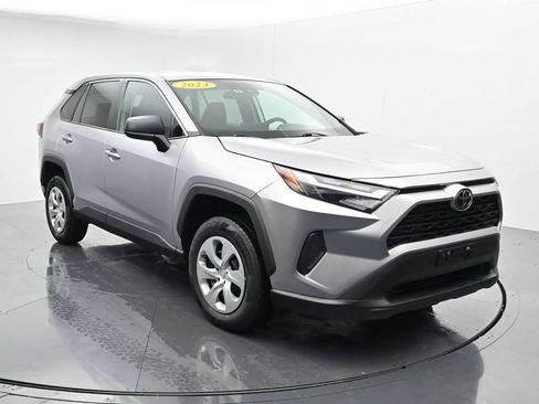 Used 2024 Toyota RAV4 LE AWD/4WD image 2