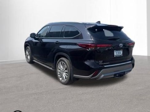 Used 2022 Toyota Highlander Platinum image 8