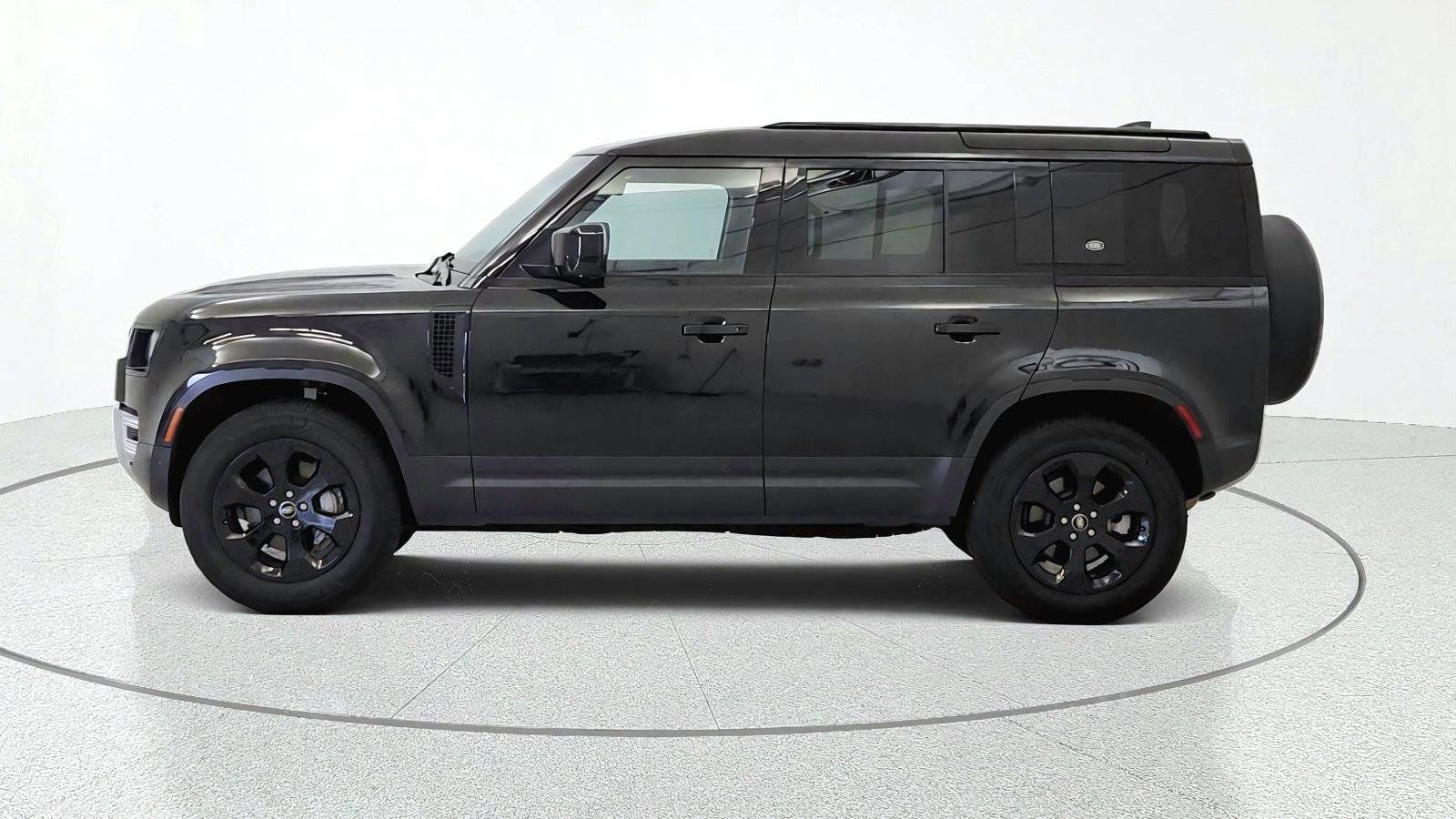 Used 2023 Land Rover Defender 110 SE AWD/4WD image 5