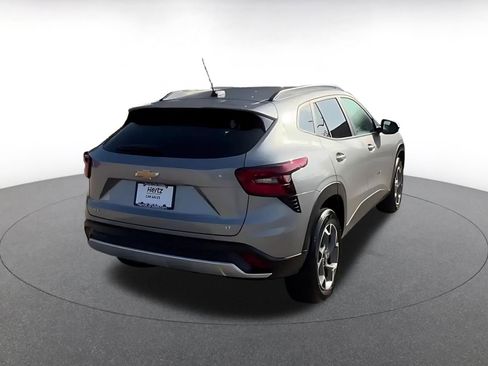 Used 2025 Chevrolet Trax LT image 15