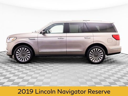 Used 2019 Lincoln Navigator Reserve AWD/4WD image 2