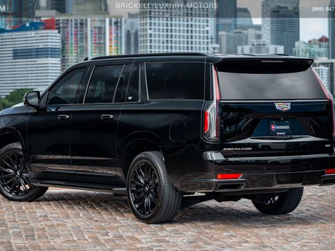 Used 2023 Cadillac Escalade ESV Luxury image 12