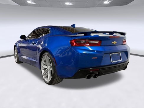 Used 2016 Chevrolet Camaro SS RWD image 2